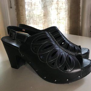 Dansko 40 Rowena black platform slingback sandal